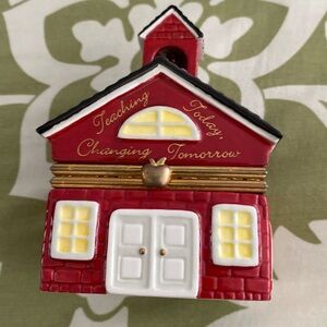 Teacher schoolhouse trinket music box